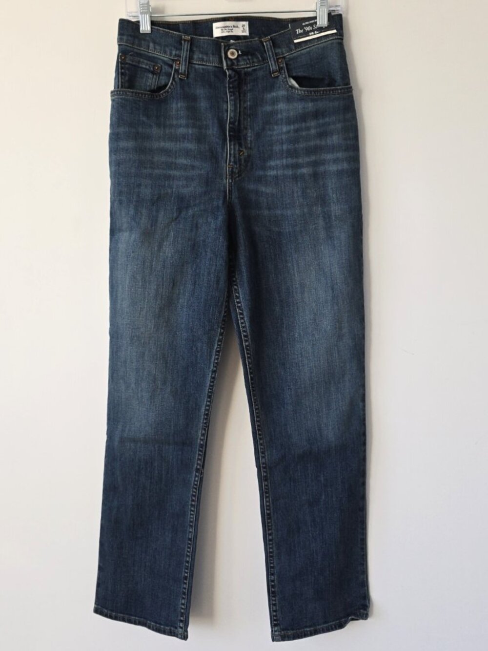 Abercrombie Curve Love 90s Straight Ultra High Rise Jeans 28 Med Wash NWT